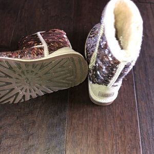 Brown sparkling uggs